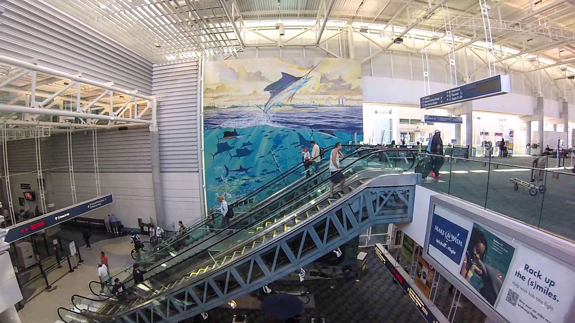 airport-customers-fll airport-customers-fll